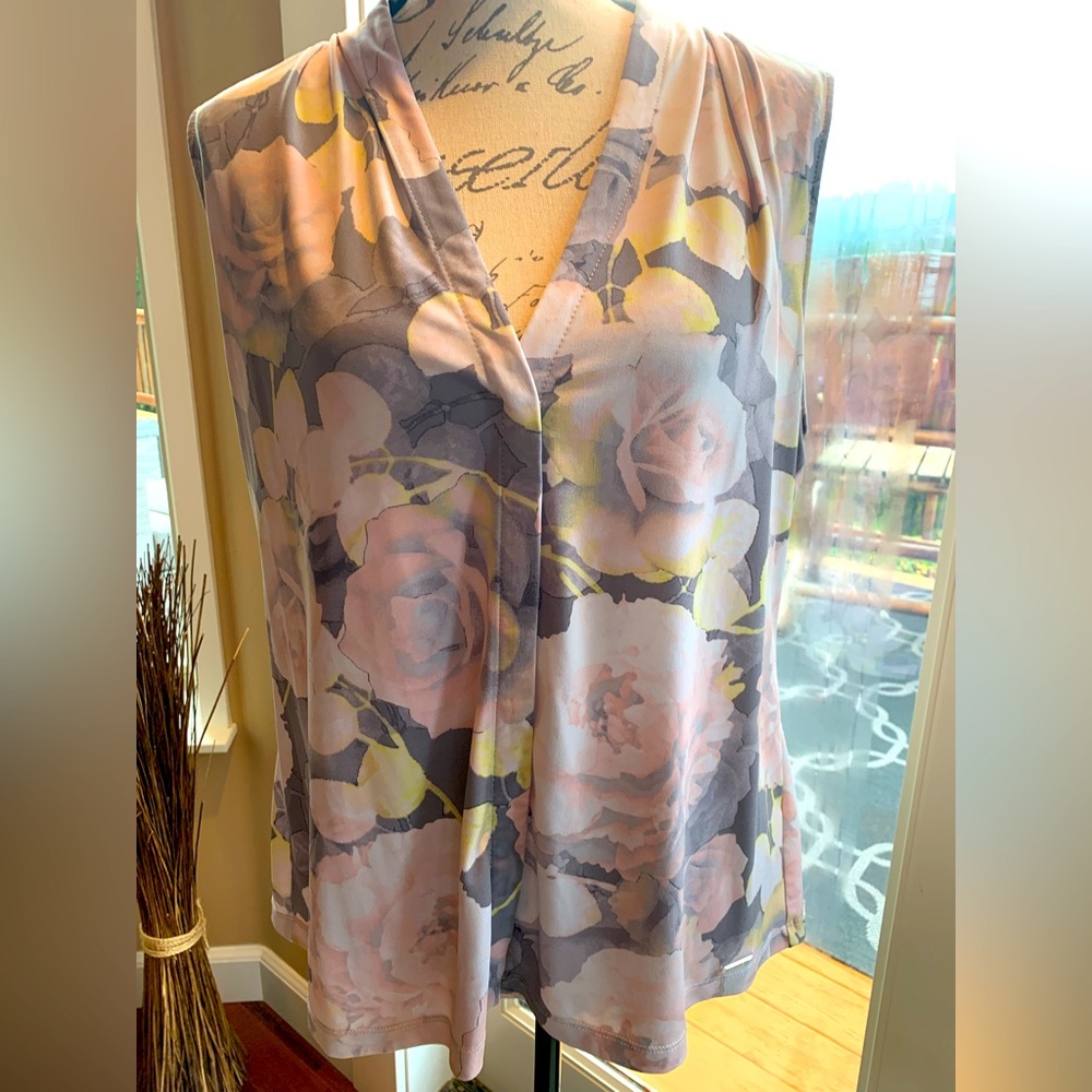 Calvin Klein sleeveless blouse size XL